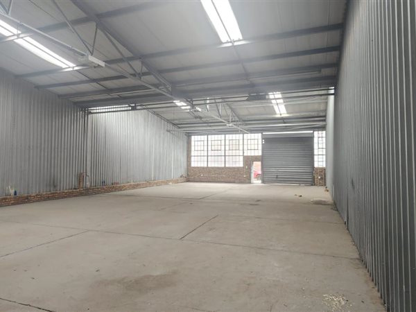 297  m² Industrial space
