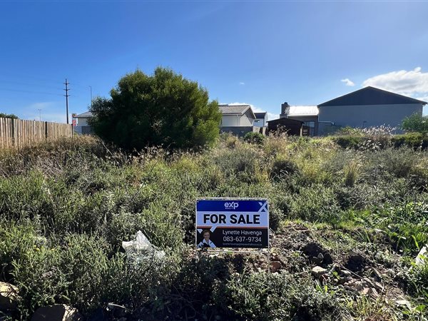 548 m² Land
