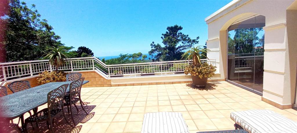 3 Bed Apartment in La Lucia photo number 12