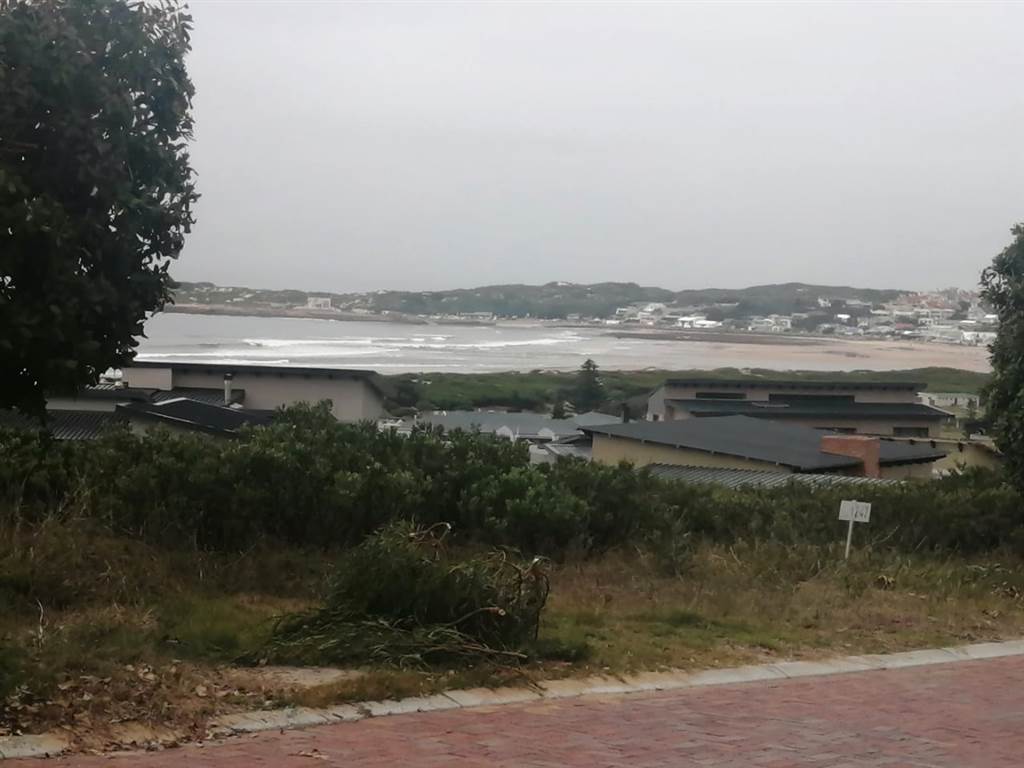 692 m² Land available in Stilbaai photo number 1