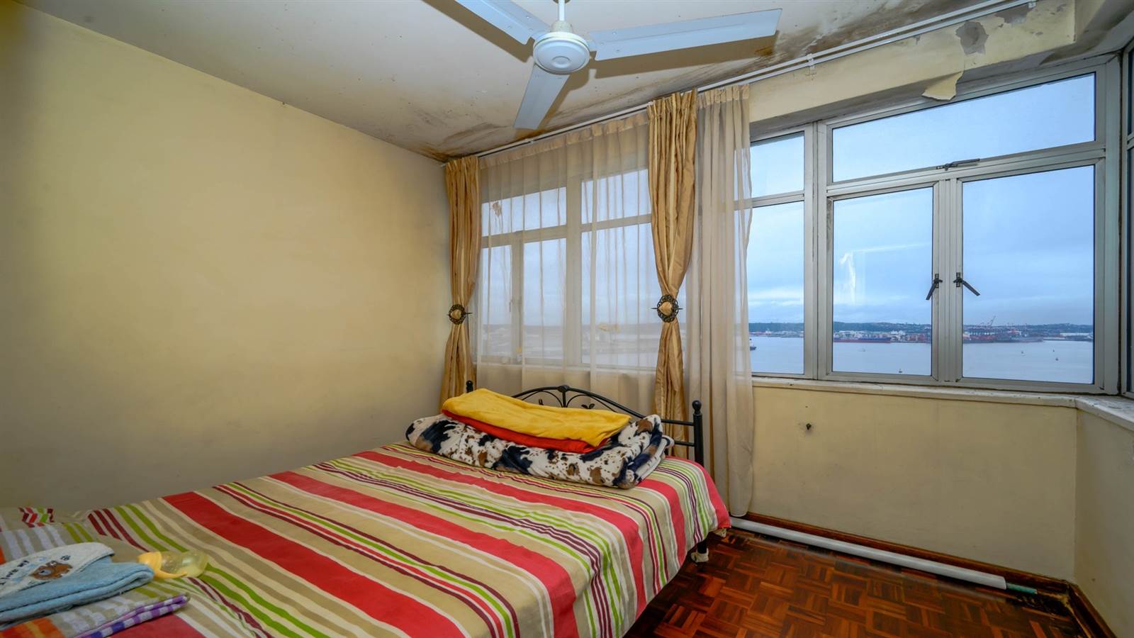 1.5 Bed Apartment in Esplanade photo number 16