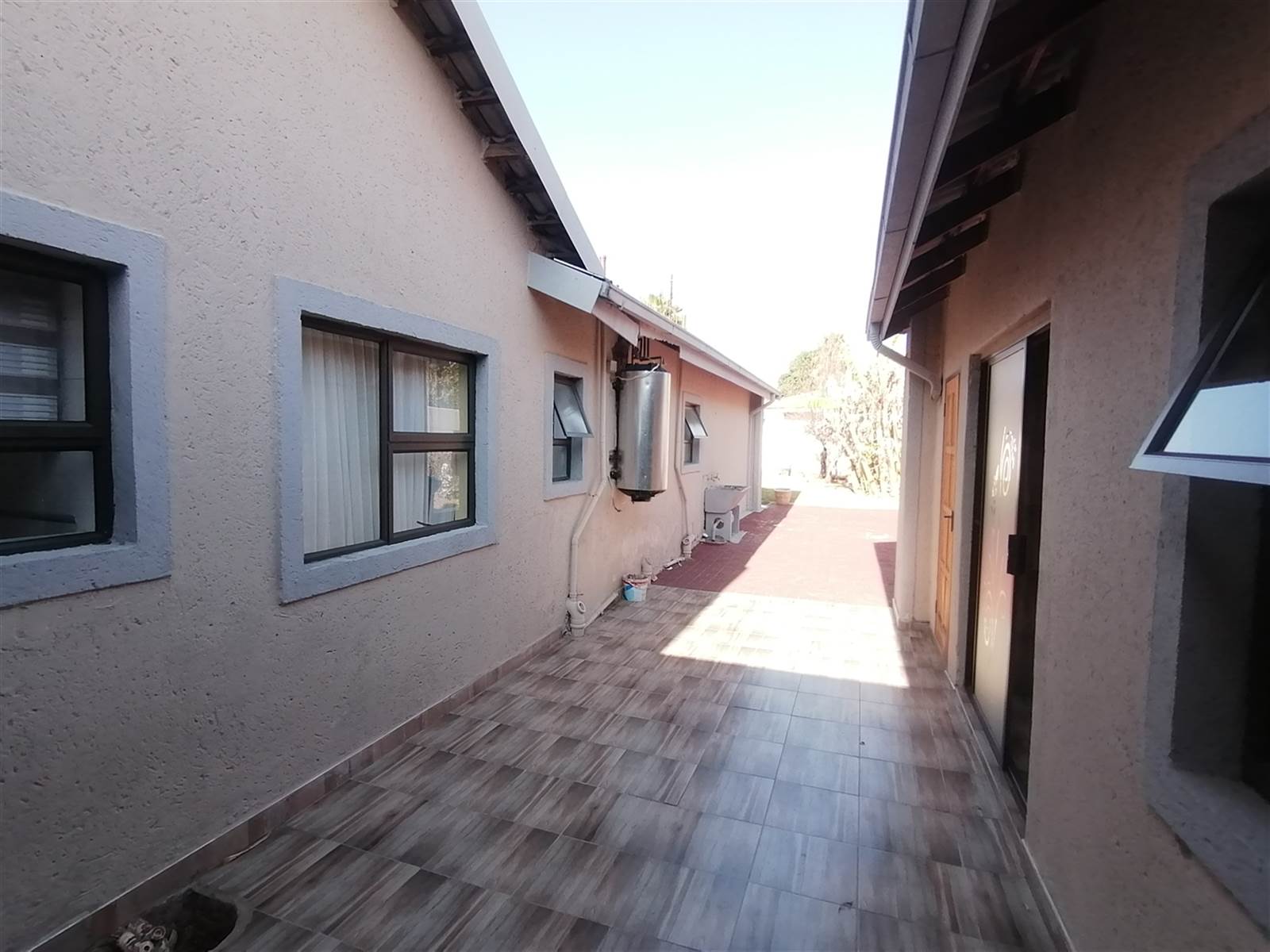 4 Bed House in Mmabatho photo number 15