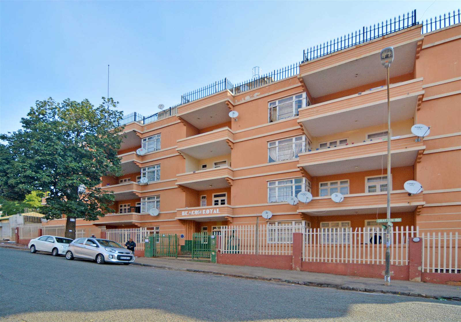 2 Bed Apartment in Yeoville photo number 1
