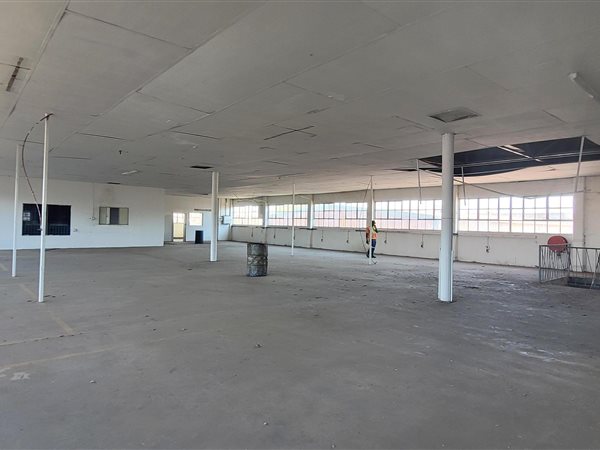 671  m² Industrial space in Industria North
