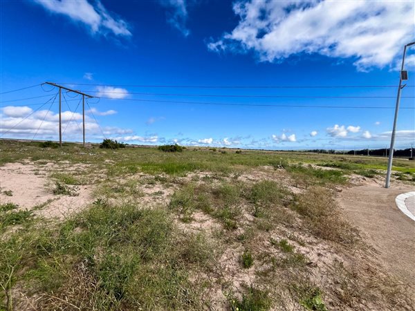 2 944 m² Land