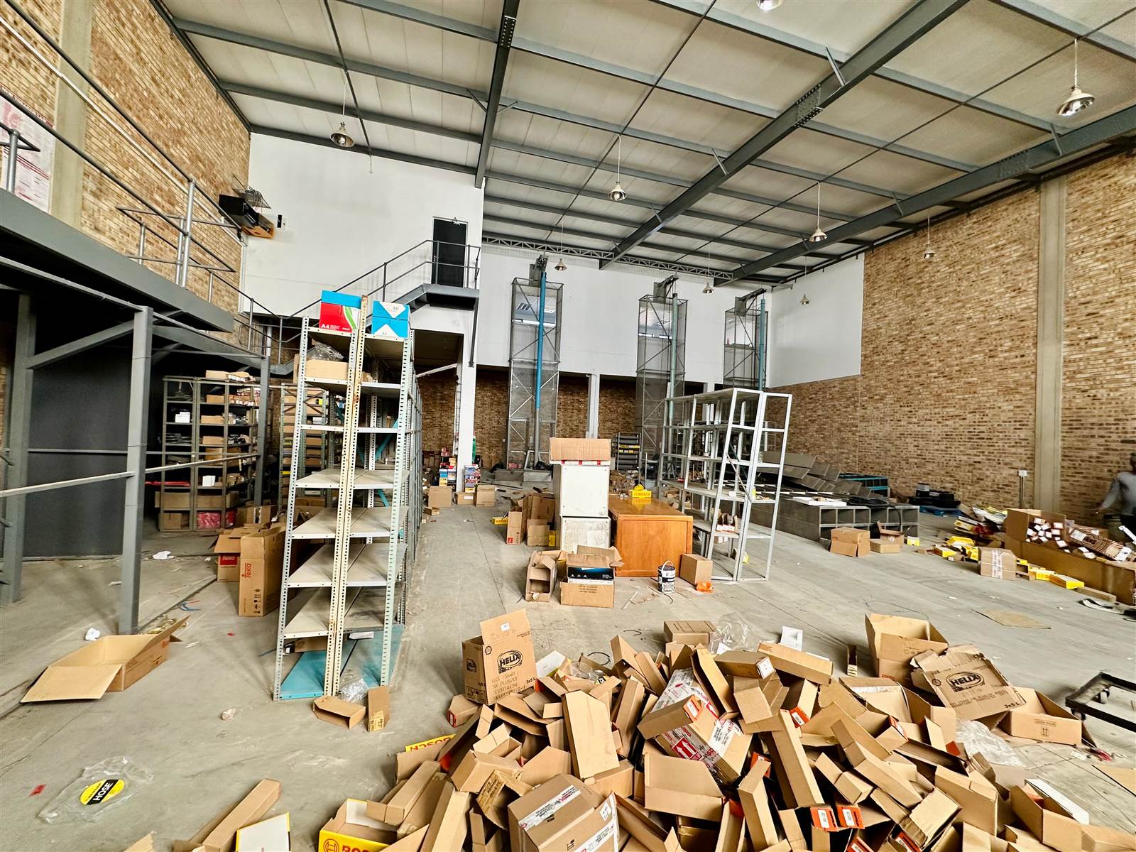 782  m² Industrial space in North Riding photo number 23