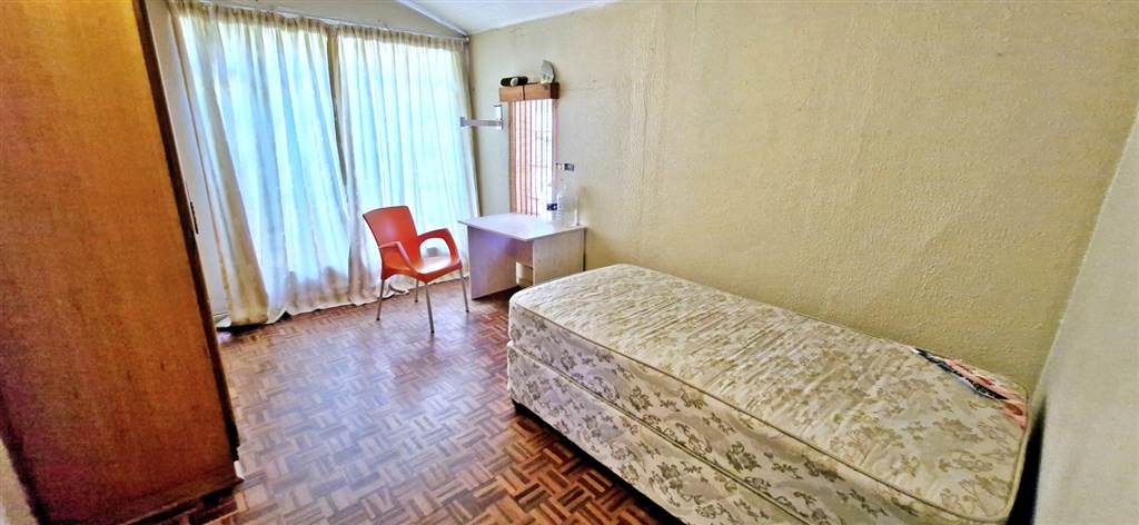14 Bed House in Universitas photo number 22