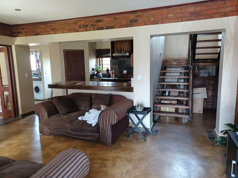 4 Bed Townhouse in Glen Marais photo number 4