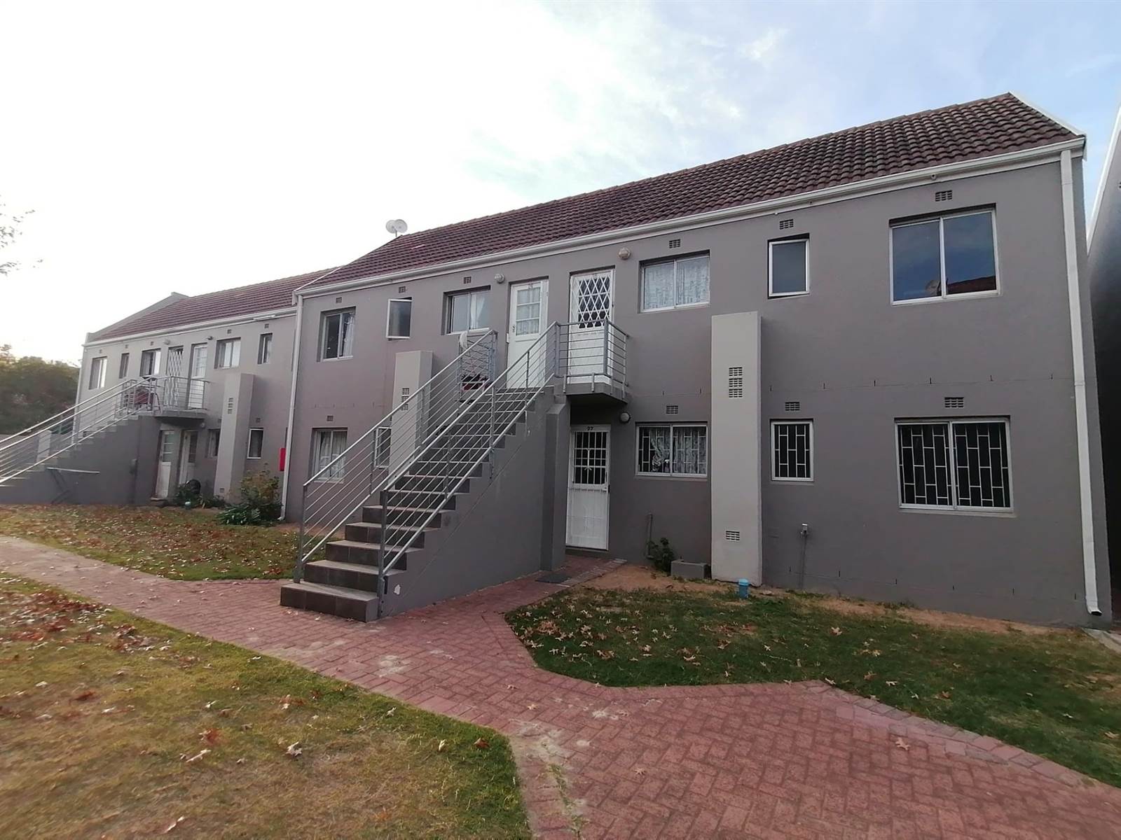 2 Bed Apartment in Paarl photo number 13