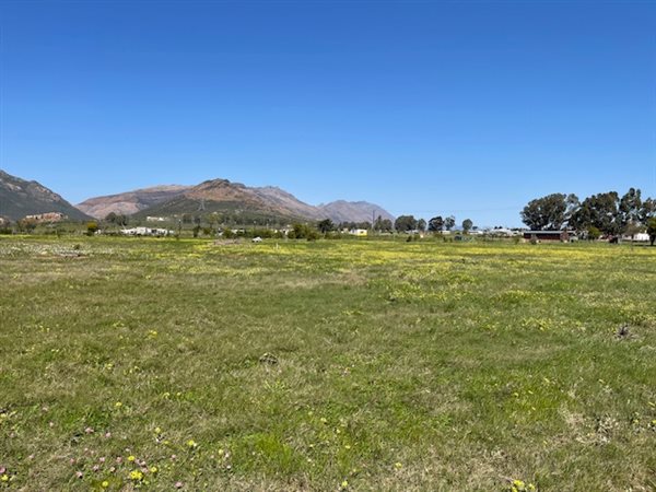 4 456 m² Land