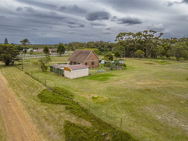 1.7 ha Smallholding 1.7 ha Smallholding