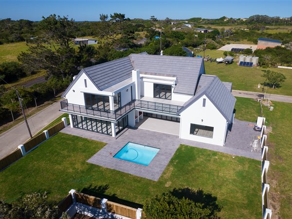 4 Bedroom House 4 Bedroom House