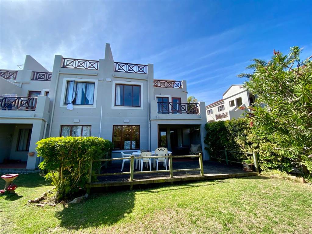4 Bed Apartment in Plettenberg Bay photo number 1