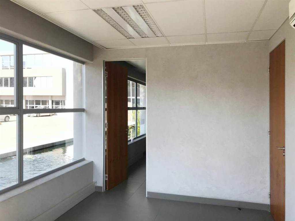 126  m² Office Space in Bedfordview photo number 11