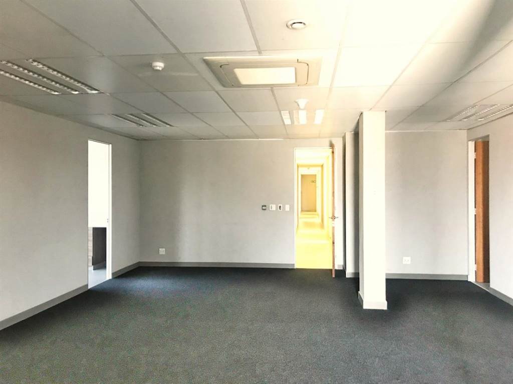 126  m² Office Space in Bedfordview photo number 10
