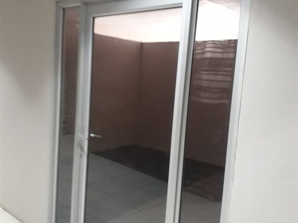 100  m² Office Space in Witbank