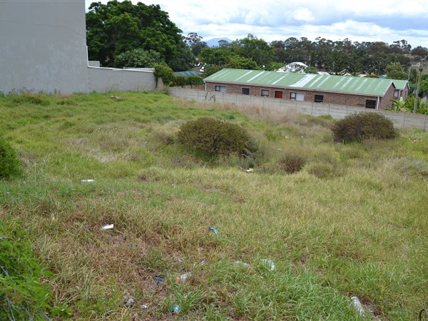 892 m² Land available in Albertinia
