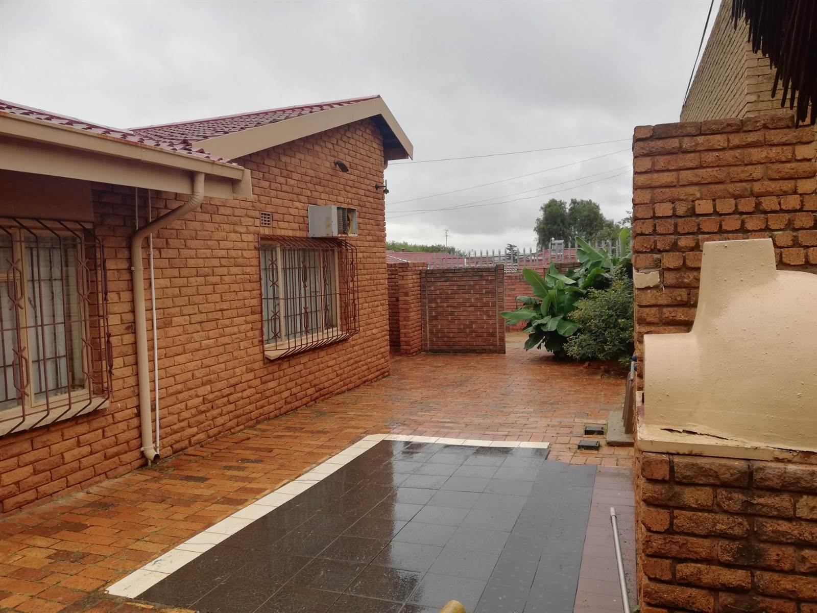 4 Bed House in Lenasia South photo number 7
