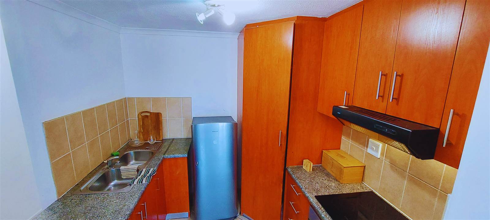 2 Bed Apartment in Gordons Bay Central photo number 9