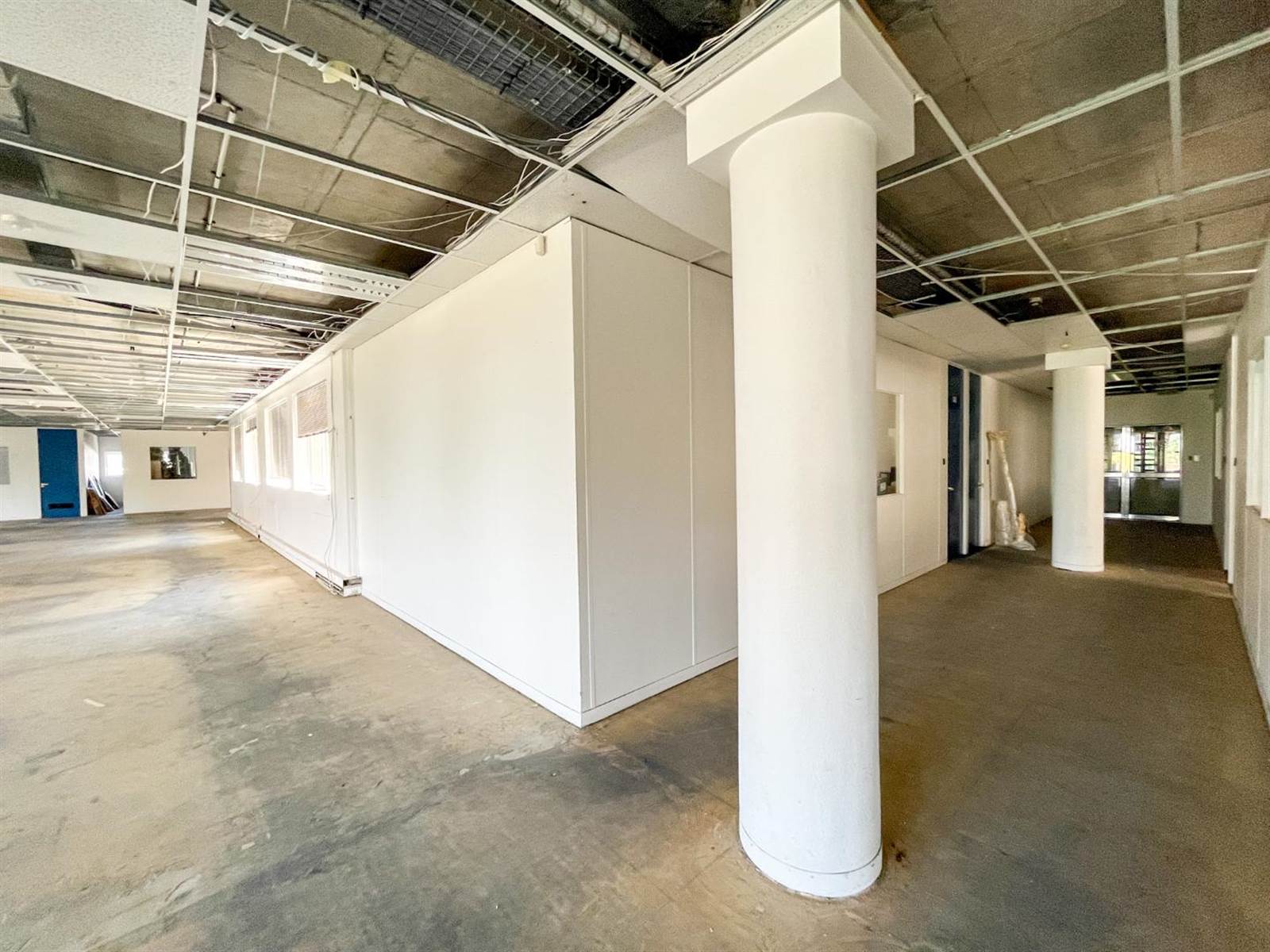 2942  m² Office Space in Boston photo number 14