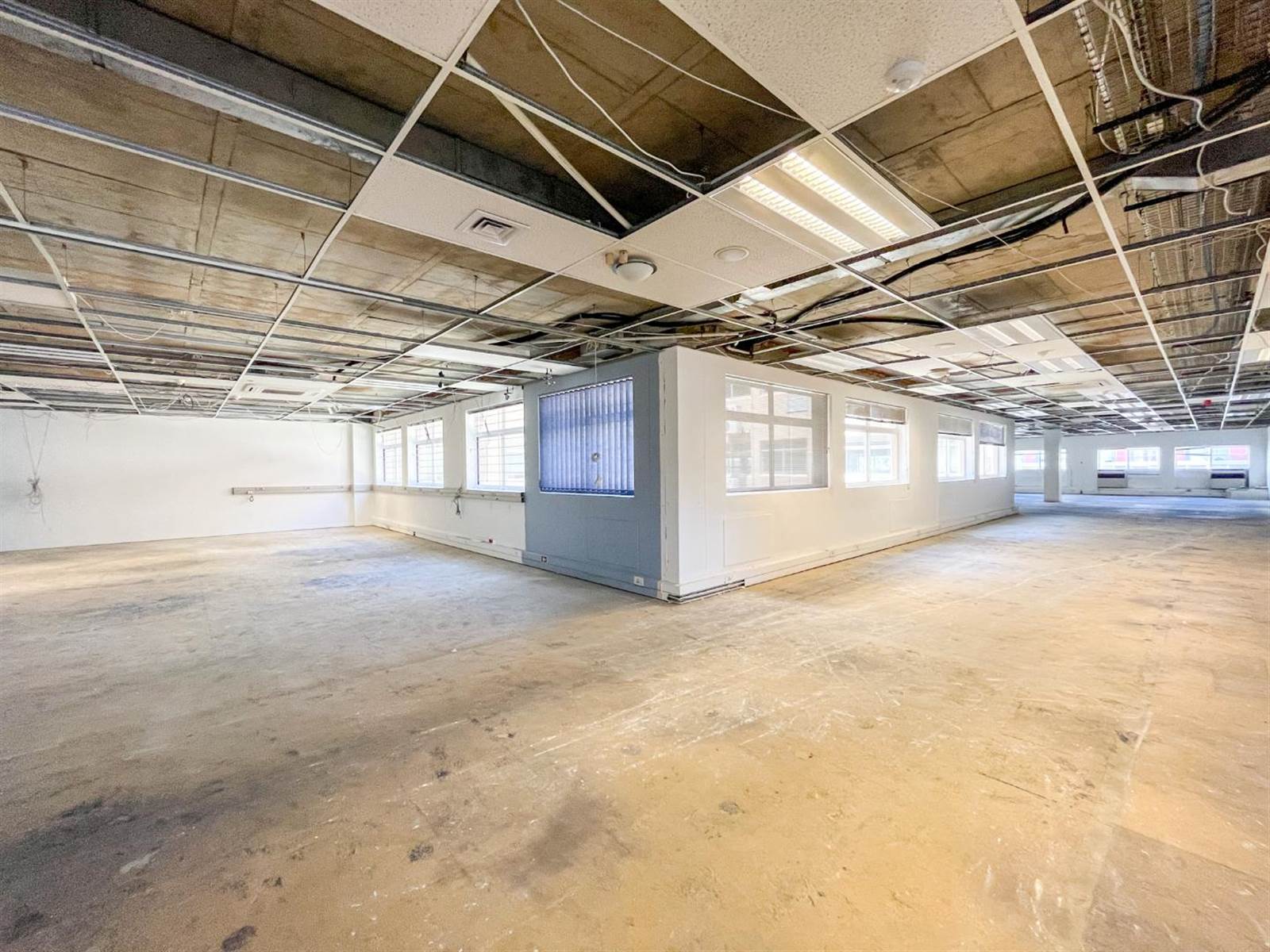 2942  m² Office Space in Boston photo number 15
