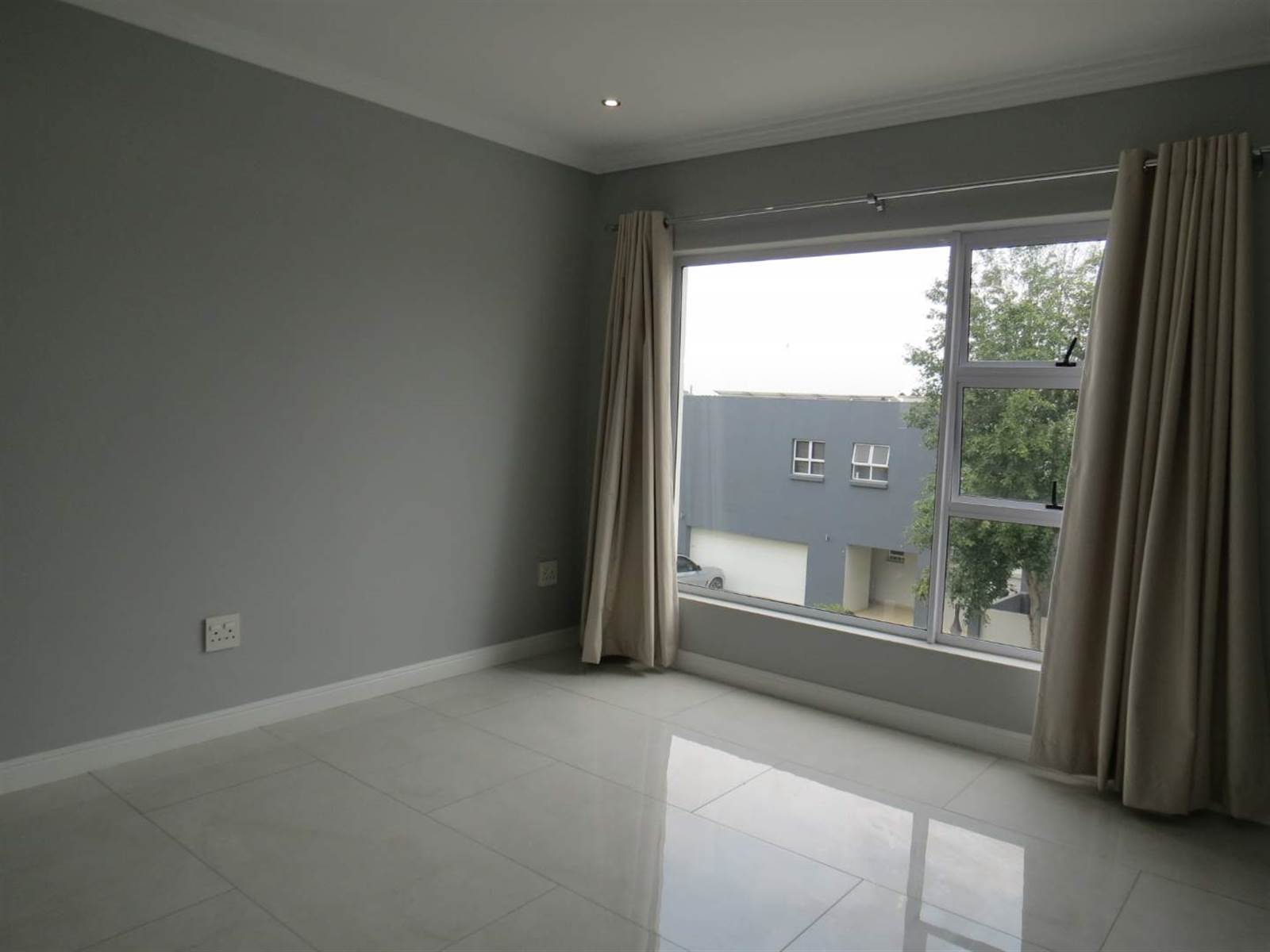 5 Bed House in Greenstone Hill photo number 25