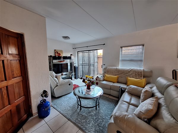 2 Bedroom House 2 Bedroom House