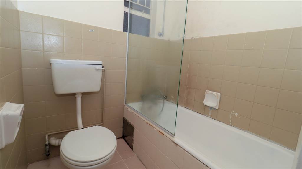 2 Bed Apartment in Morninghill photo number 10
