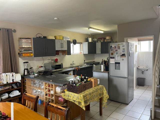 3 Bed Duplex in Paarl Central East photo number 2