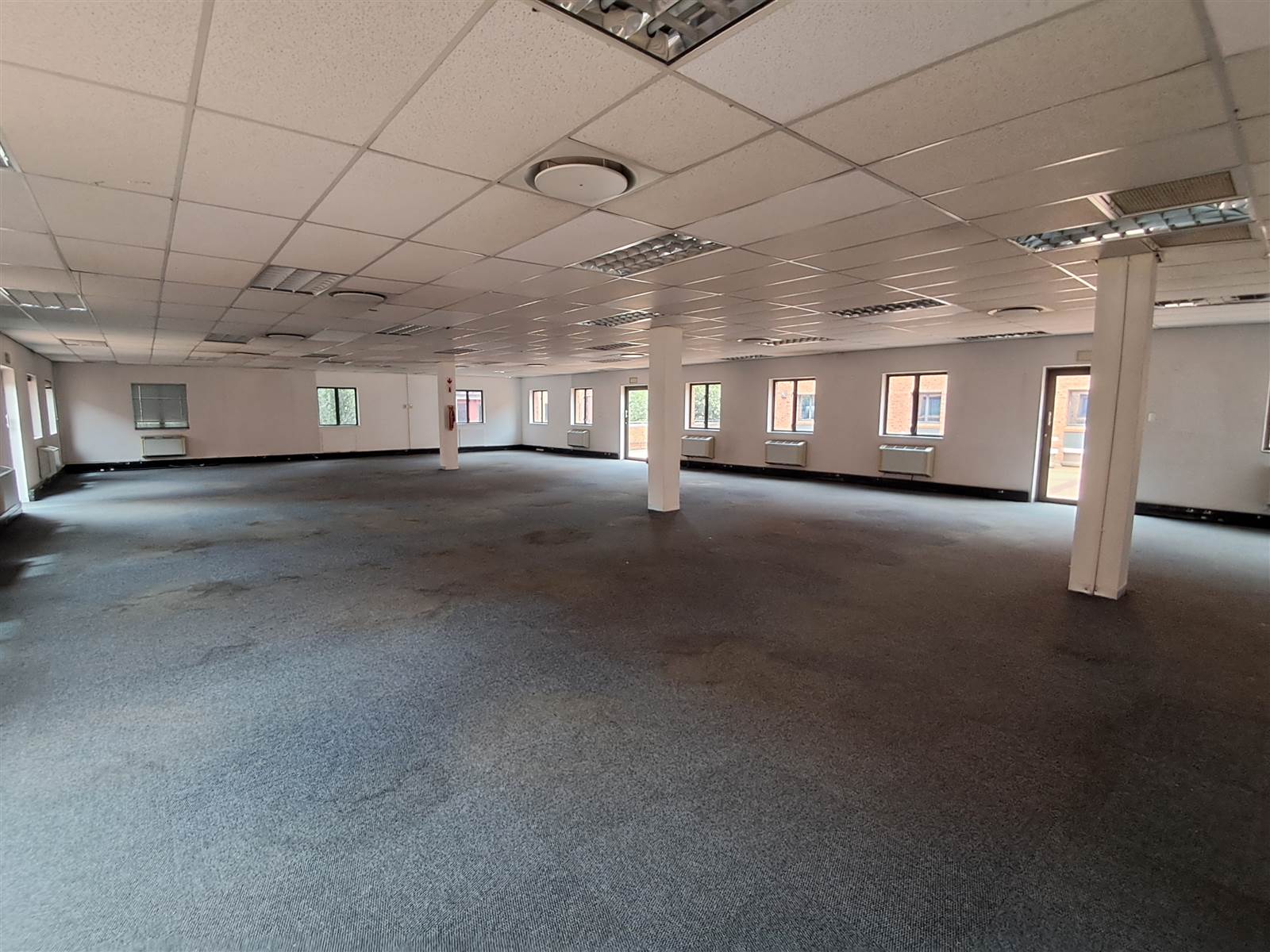 2953  m² Commercial space in Constantia Kloof photo number 18