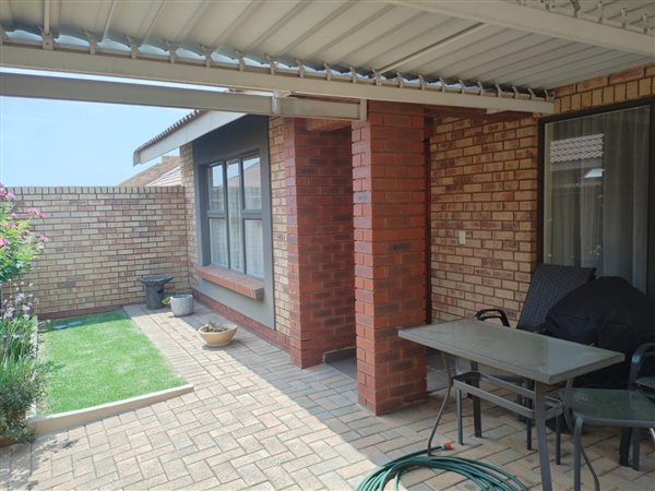 3 Bed House in Montague Gardens
