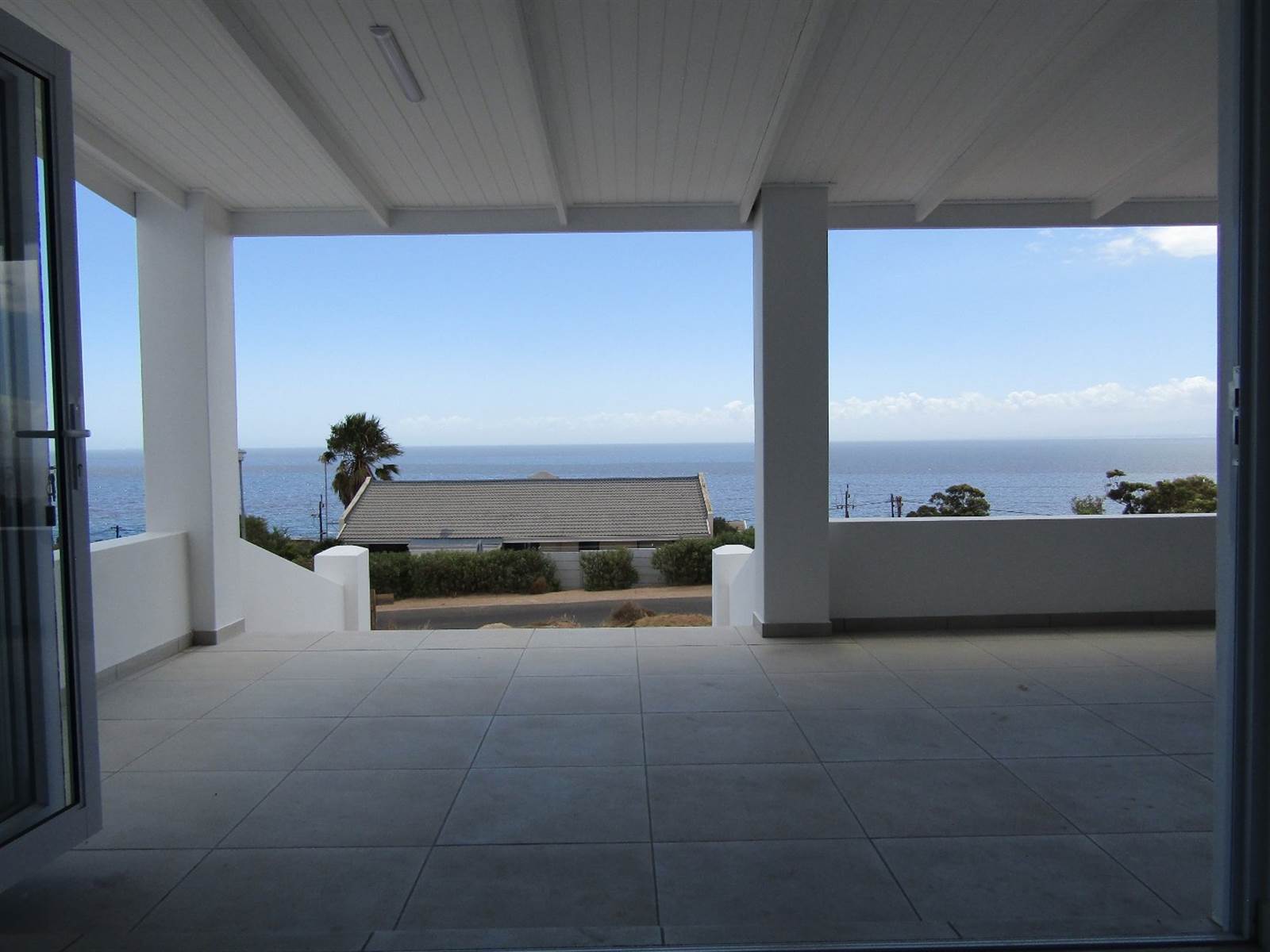 3 Bed House in St Helena Bay photo number 2