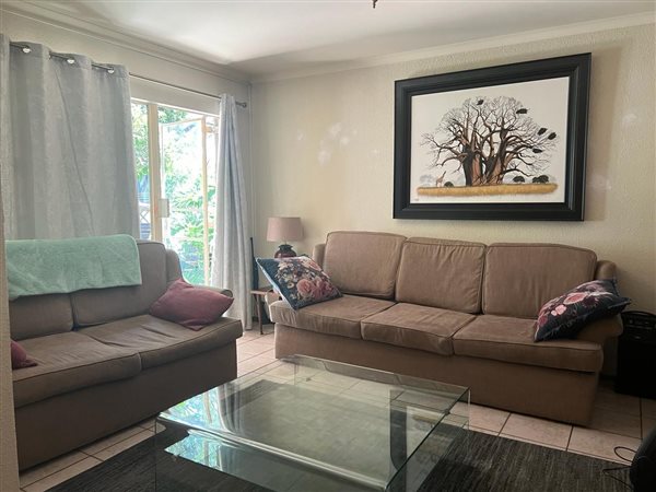 3 Bed Townhouse in Douglasdale