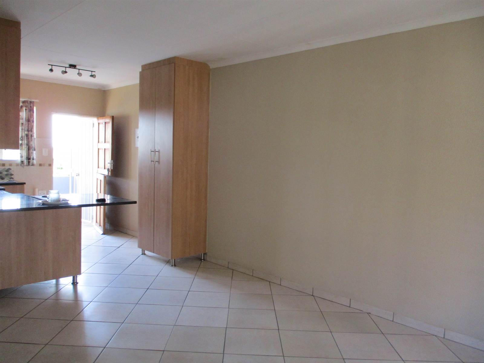 2 Bed Townhouse in Riversdale photo number 4