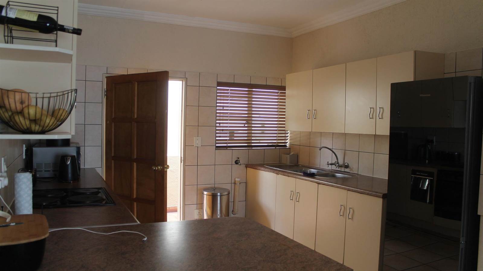 2 Bed Flat in Nelspruit Central photo number 3