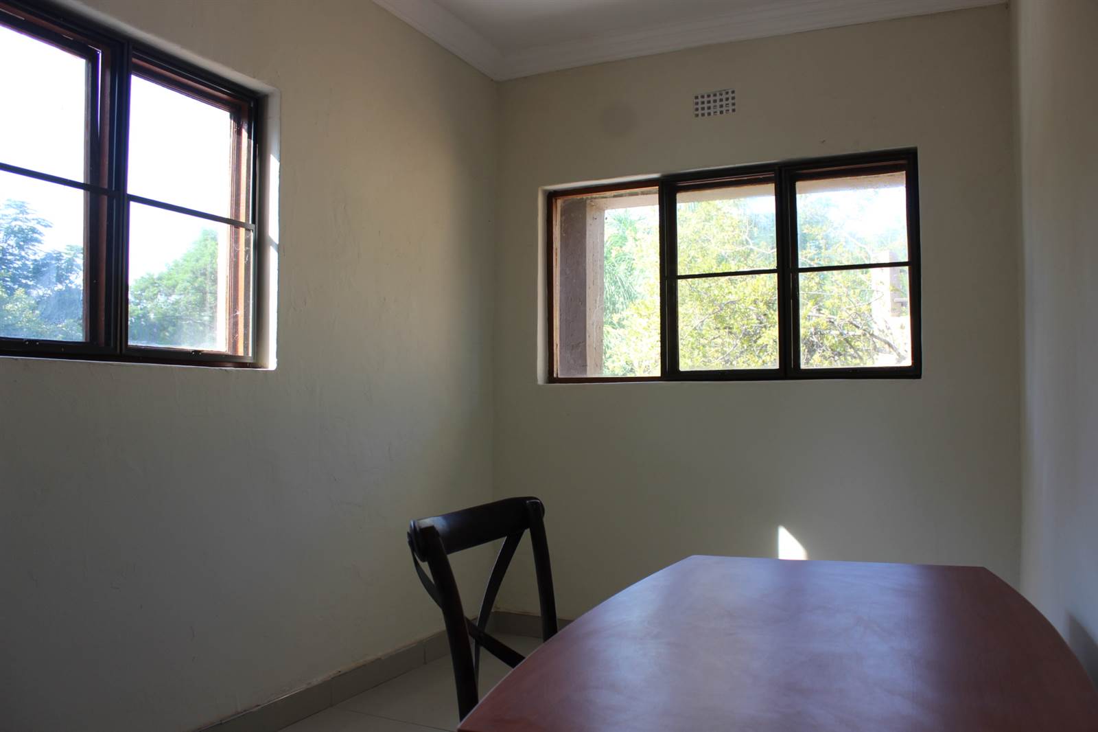 2 Bed Apartment in Mount Amanzi photo number 8