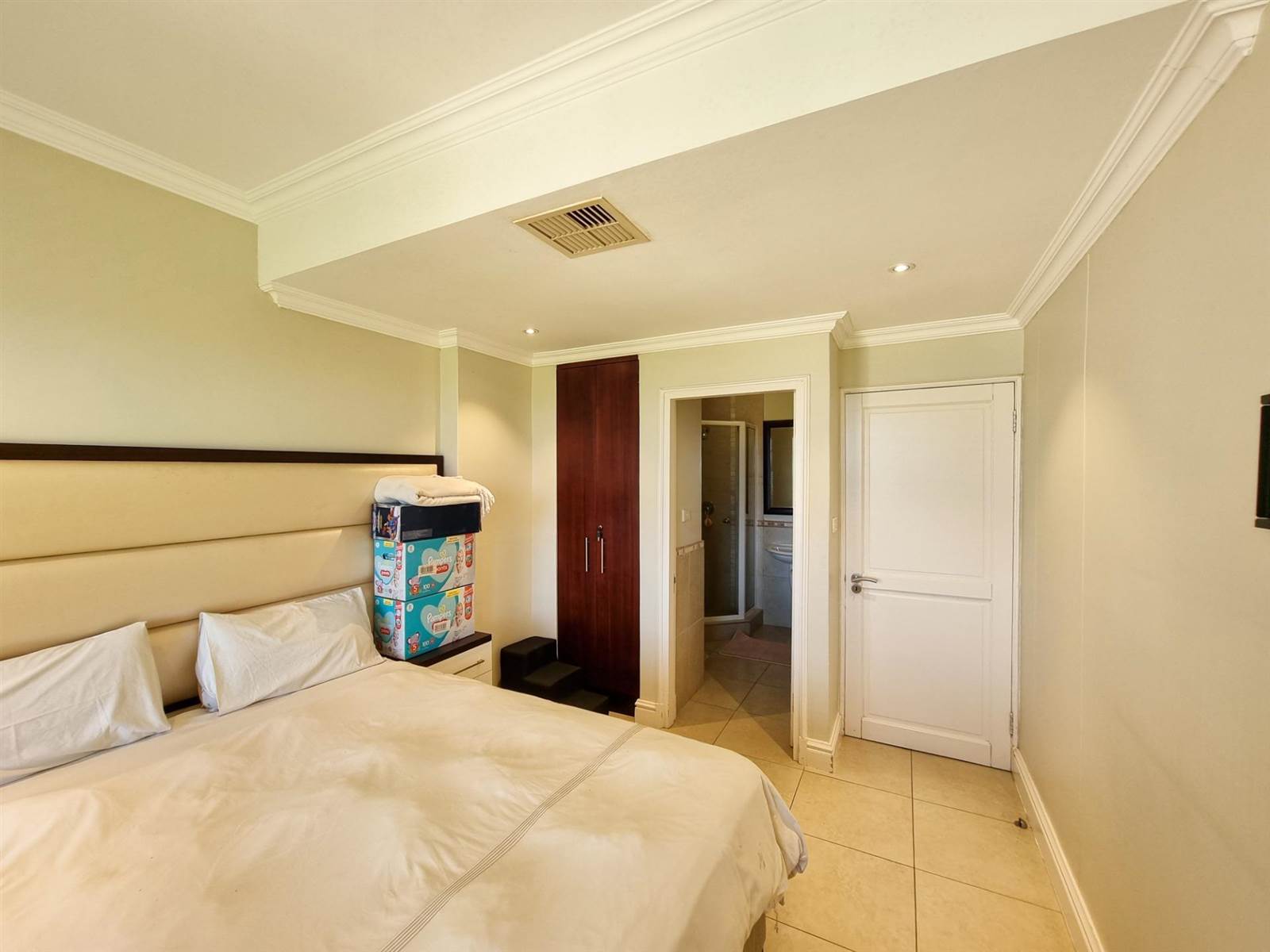 4 Bed Apartment in Umhlanga Ridge photo number 19