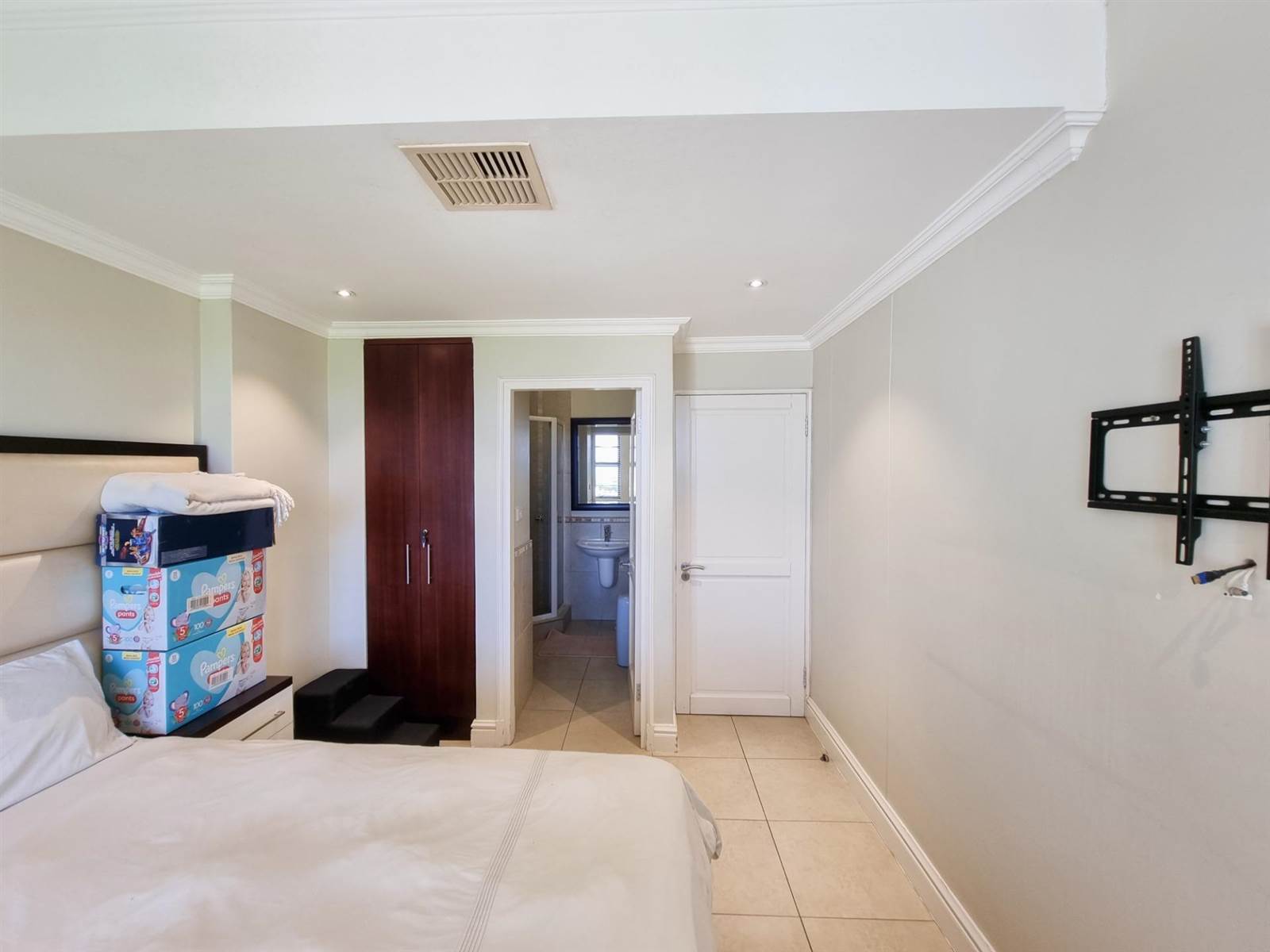 4 Bed Apartment in Umhlanga Ridge photo number 20