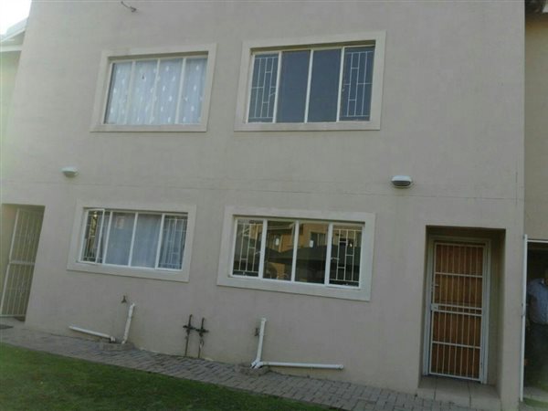 2 Bed Townhouse in Middelburg South