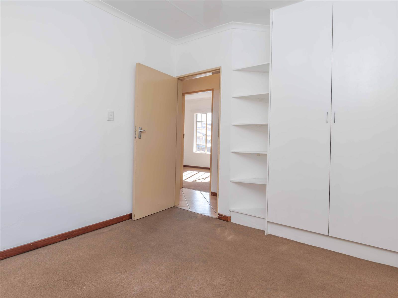 2 Bed Simplex in Greenstone Hill photo number 14