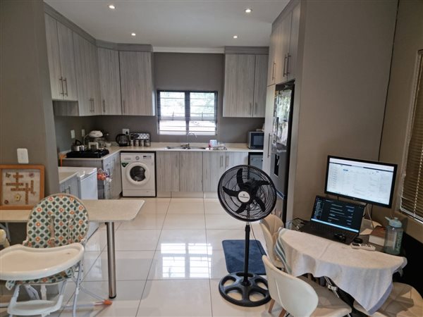 3 Bedroom Townhouse 3 Bedroom Townhouse