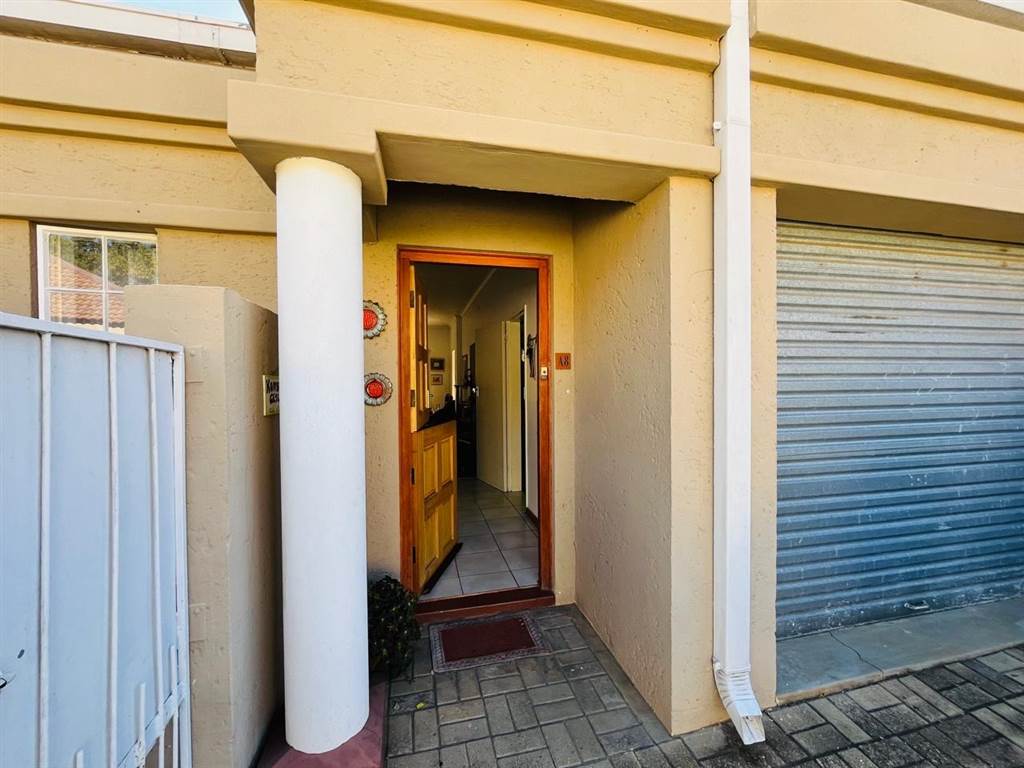 2 Bed Townhouse in Parys photo number 4