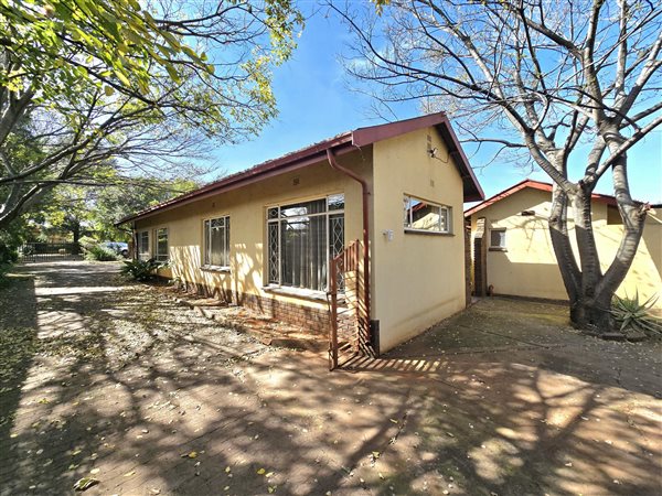 4 Bedroom House 4 Bedroom House