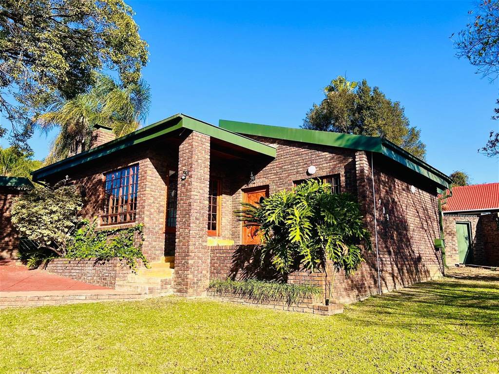 5 Bedroom House 5 Bedroom House