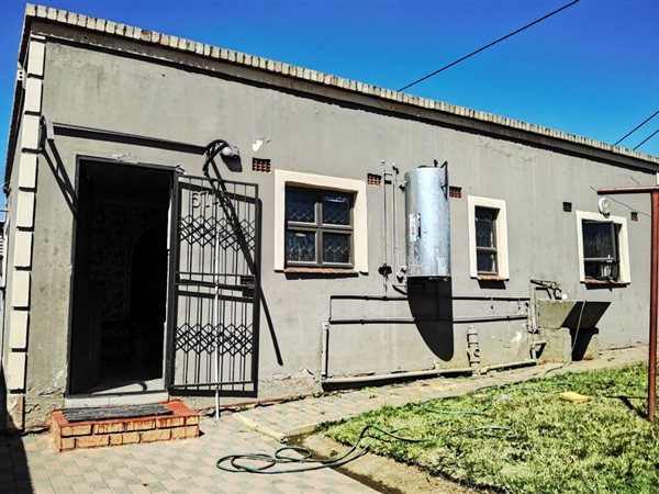 2 Bed House in Mpophomeni