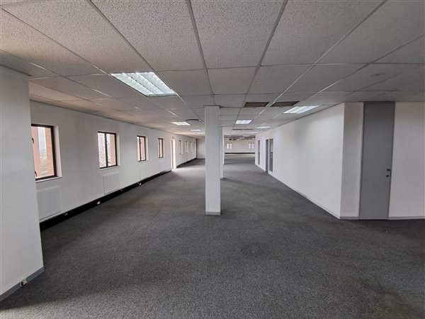 489  m² Commercial space