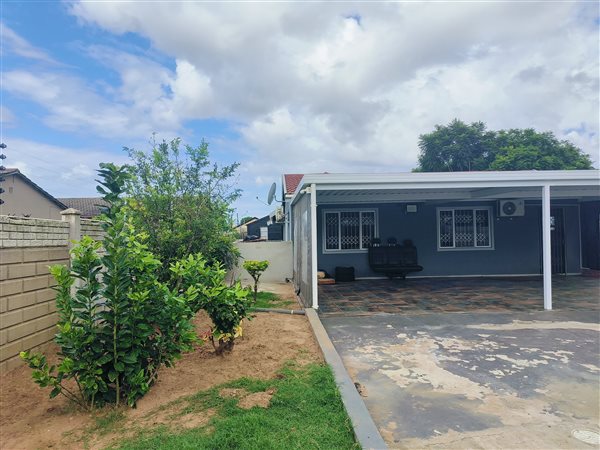 2.5 Bedroom House 2.5 Bedroom House