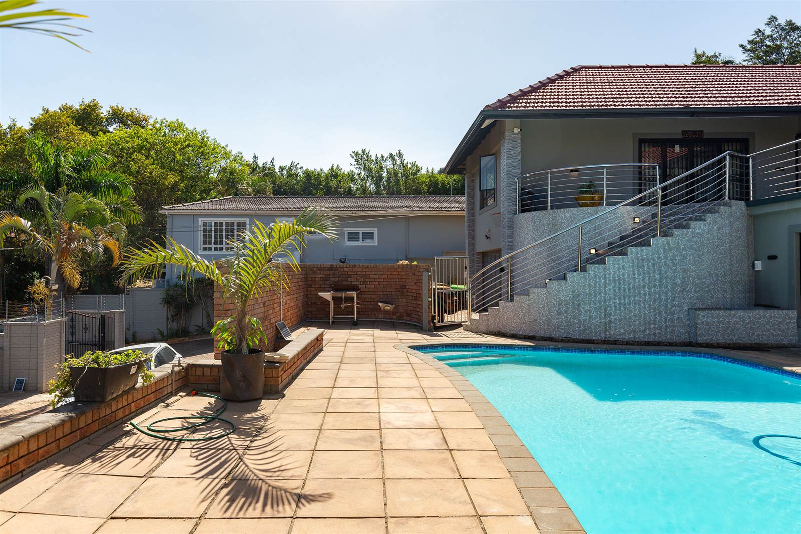 6 Bed House in Durban North photo number 2