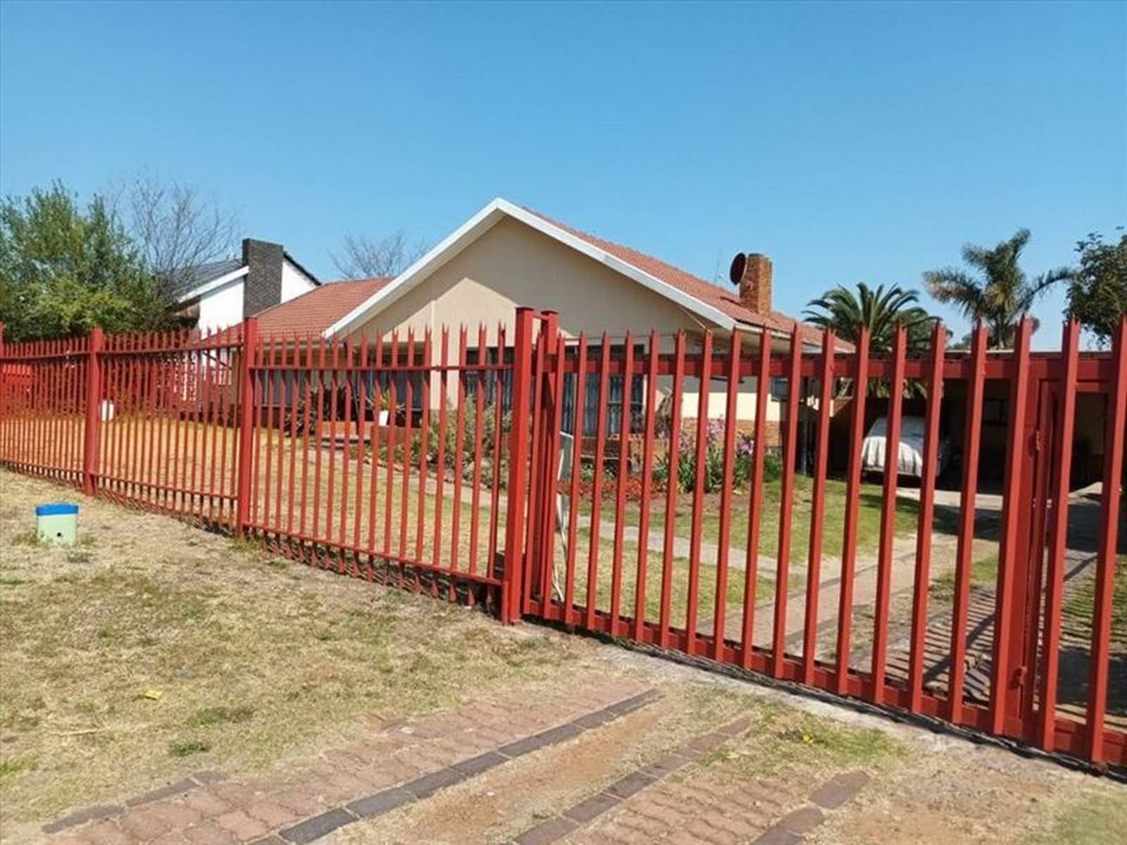 3 Bed House in Kempton Park Ext 4 photo number 8