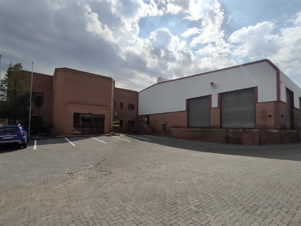 1 747  m² Industrial space